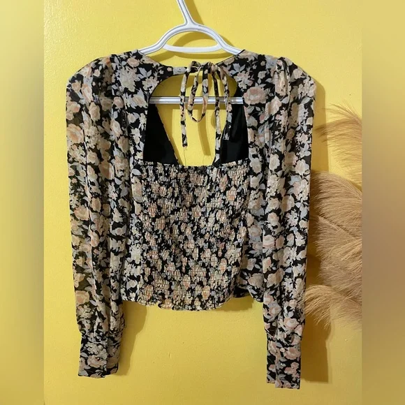 ☀️NWT Miami Black and Cream Floral Blouse - Picture 5 of 5